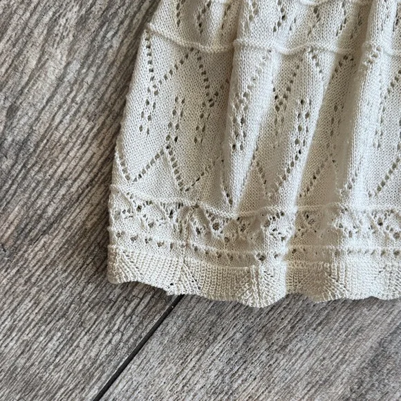 Chic Beige Knit Blouse with Bow Accents - Picture 13 of 14